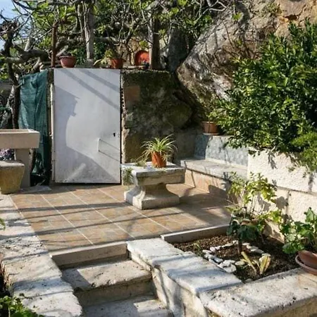 Kusalo- With Patio 1 * Dubrovnik