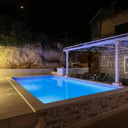 Apartment Kusalo- With Patio 1