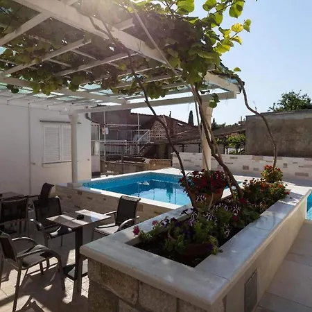 Apartment Kusalo- With Patio 1 Dubrovnik