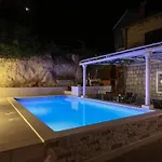 Apartment Kusalo- With Patio 1